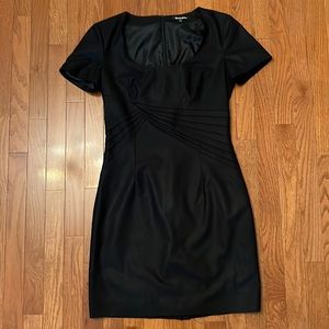 Richi & Co black short sleeve short dress with pleat details size 8